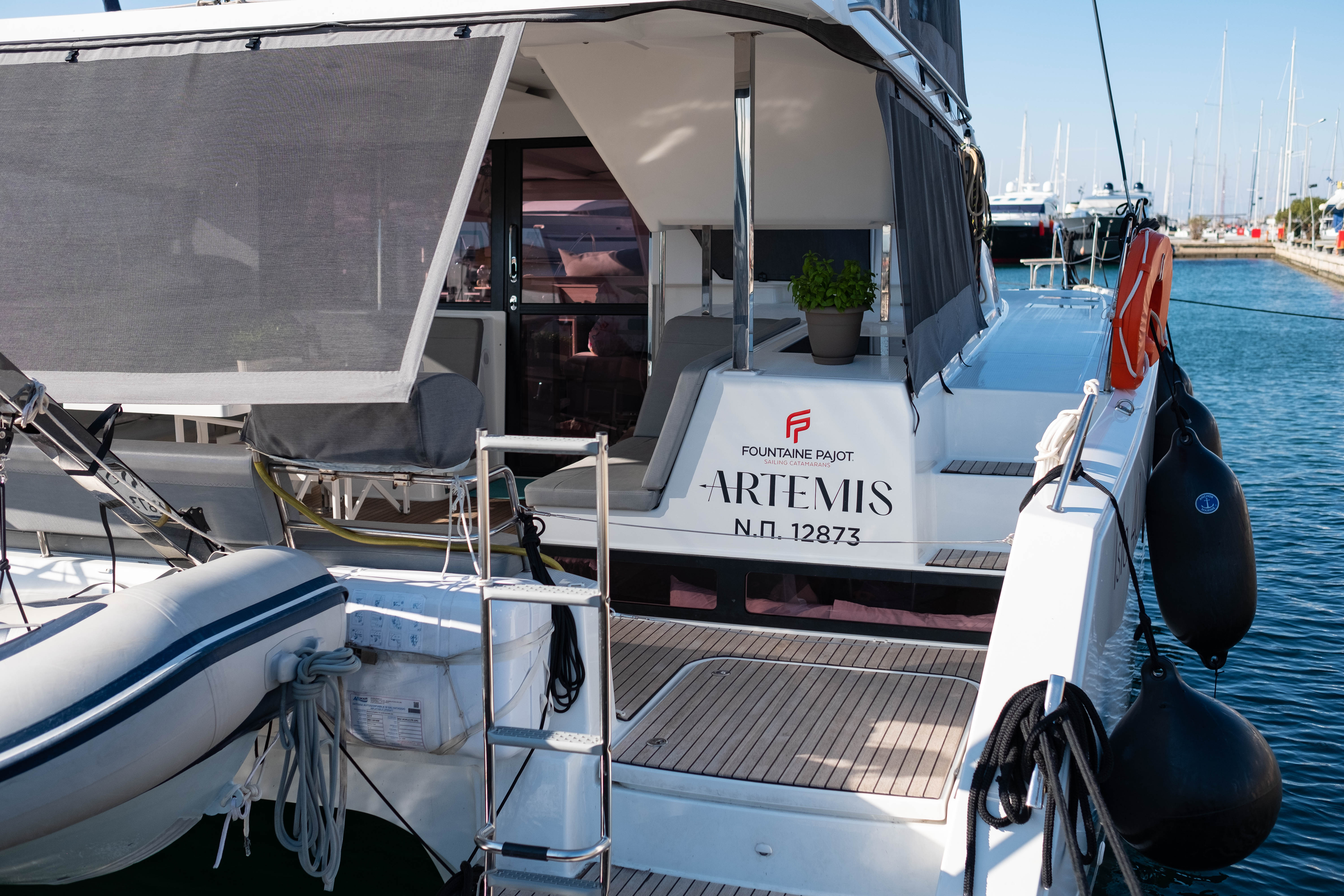 Artemis 