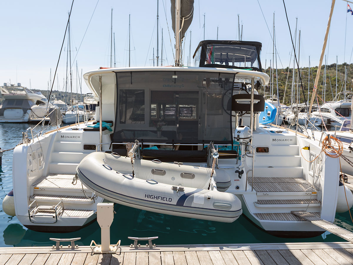MONARCH 2020 (air condition, generator)