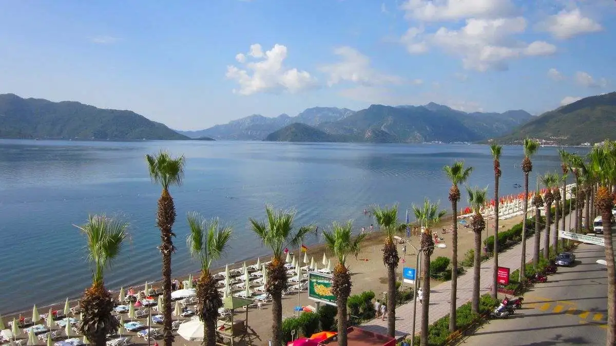 Why Is Marmaris the Right Starting Point for a Yacht Charter Holiday?