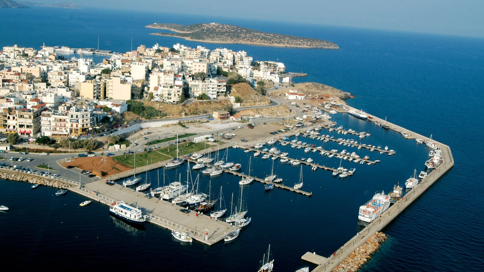 Reach the Most Exclusive Routes with Greece Yacht Charter